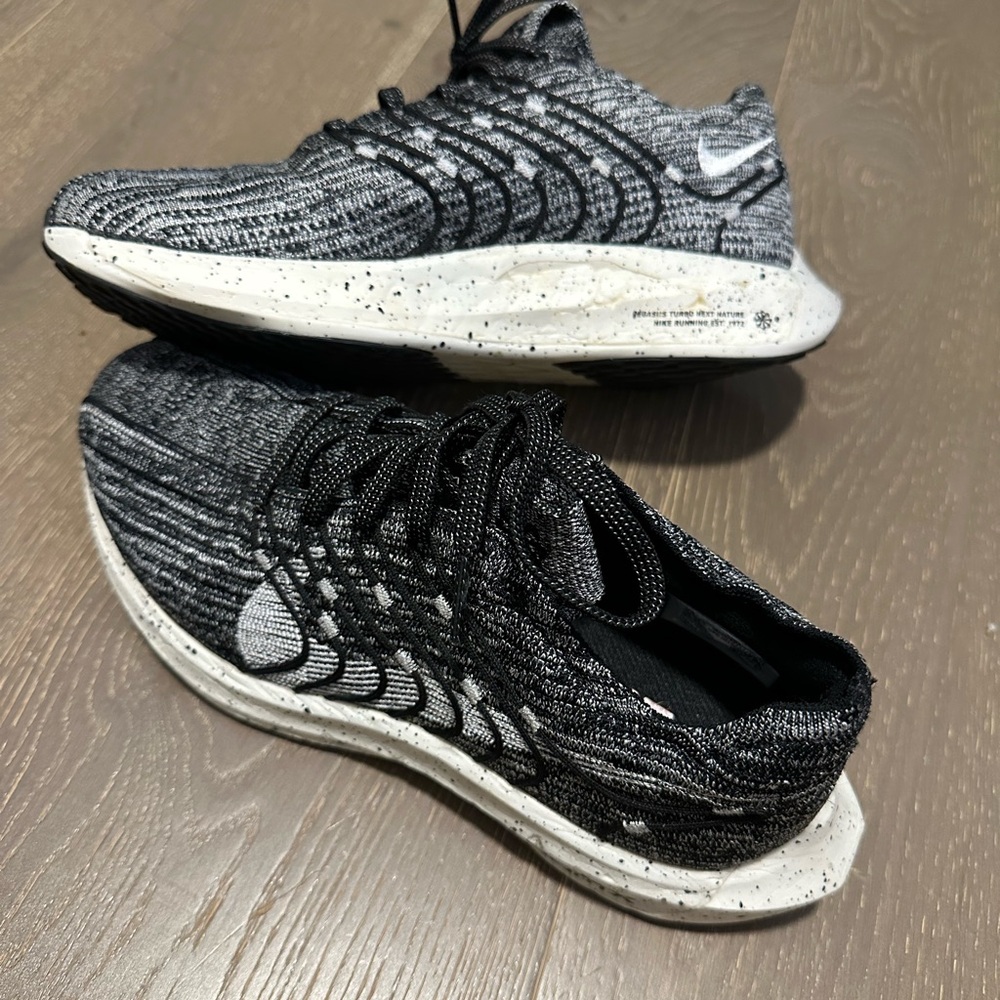 Nike Zoomx Black and Gray Knit Sneakers